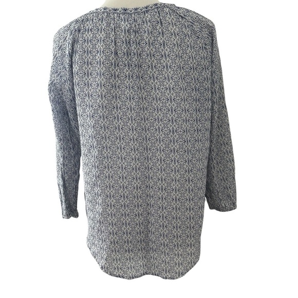 Velvet by Graham & Spencer Women's Blue and white Patterned Top - Picture 2 of 12